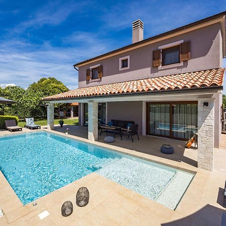 Villa Roma Near Pula For 6 People With Private Pool Jadreški 外观 照片
