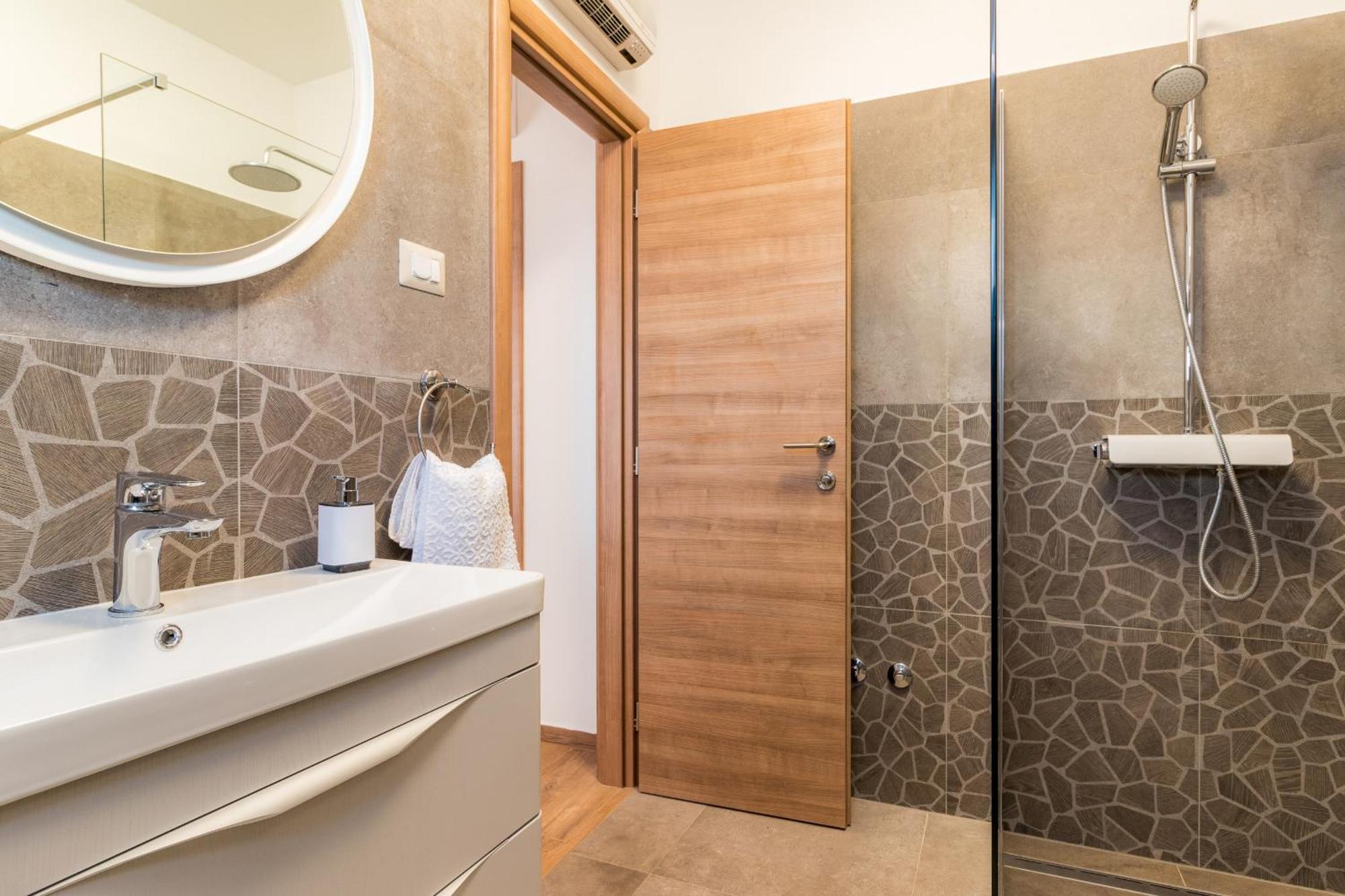 Villa Roma Near Pula For 6 People With Private Pool Jadreški 外观 照片