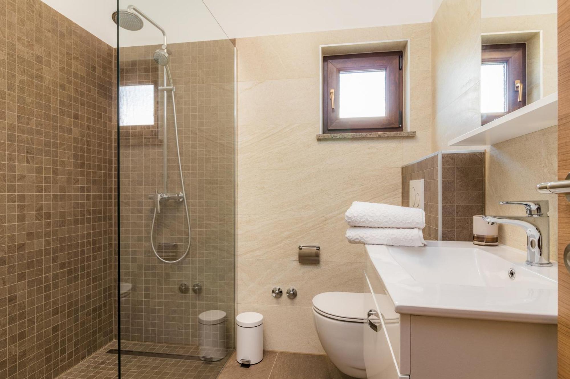 Villa Roma Near Pula For 6 People With Private Pool Jadreški 外观 照片