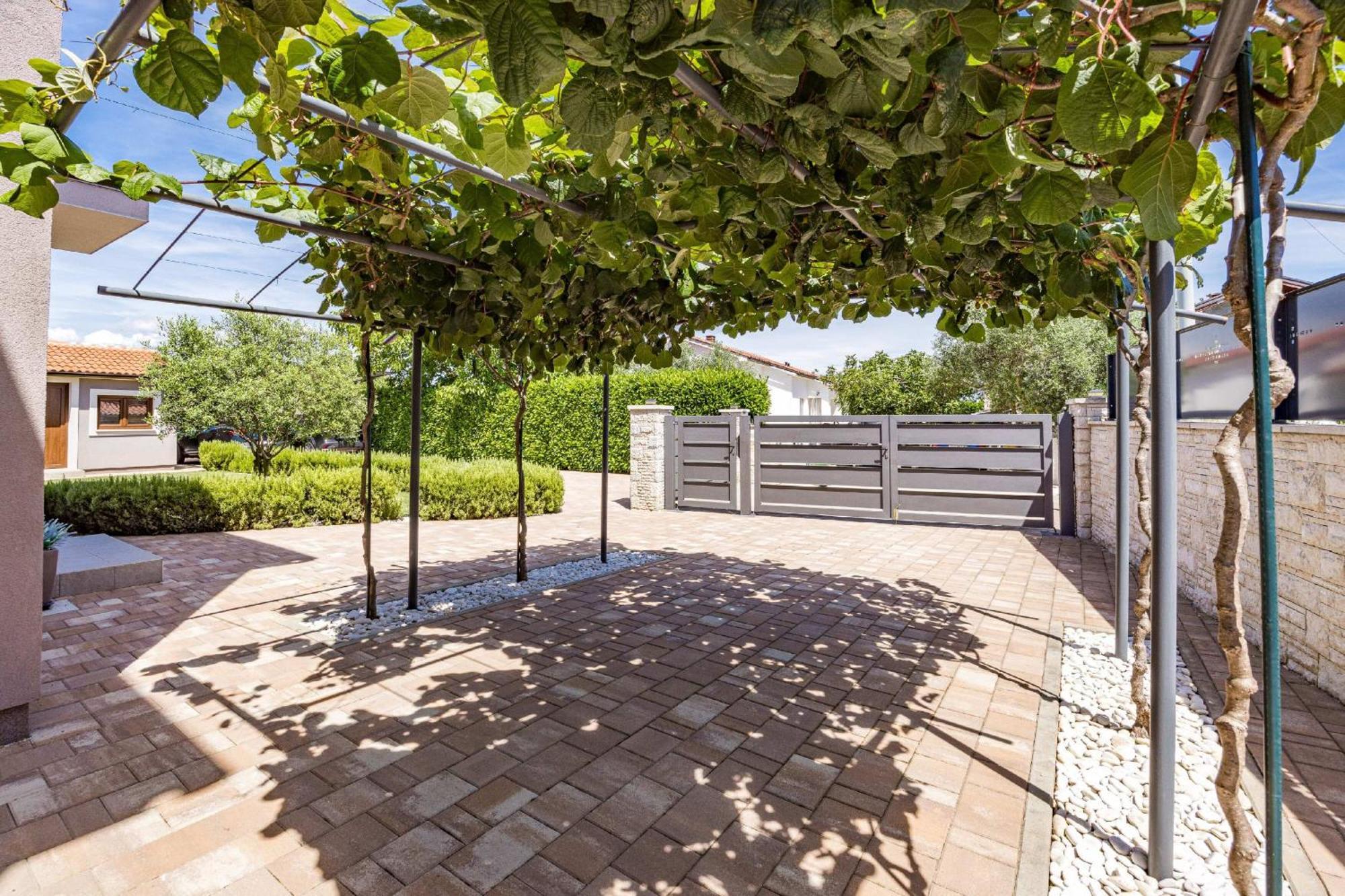 Villa Roma Near Pula For 6 People With Private Pool Jadreški 外观 照片